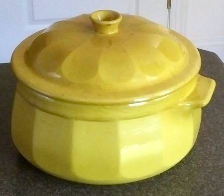 EMH6 4 Quart Round Covered Casserole