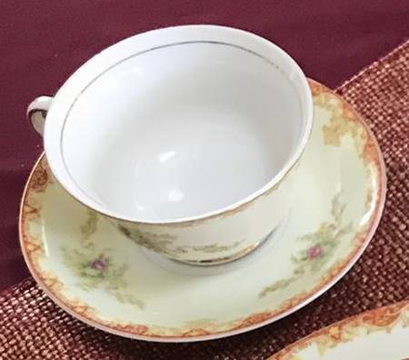 EMP137 Footed Cup & Saucer Set