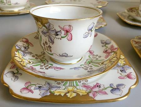 Bouquet Footed Cup & Saucer Set