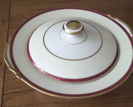 A1091 Round Covered Vegetable