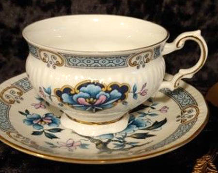 ELZ71 Footed Cup & Saucer Set