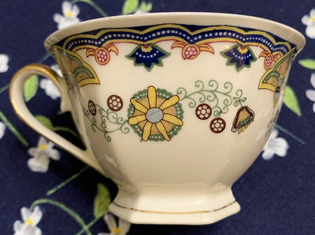 EPI487 Footed Cup