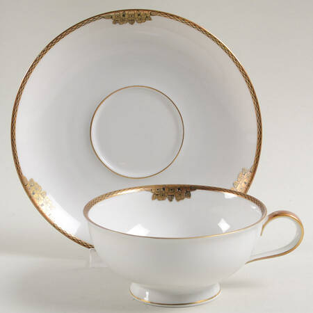 5107 Footed Cup & Saucer Set