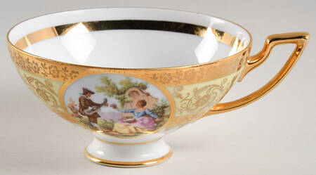 EWL4 Footed Cup