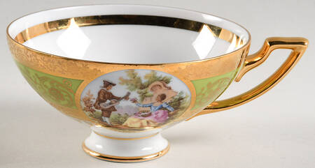 EWL4 Footed Cup