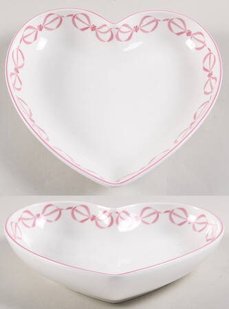 EAT22 9" Heart Shaped Bowl by Eaton Dining