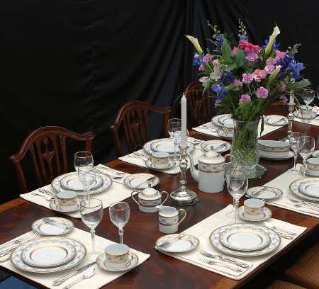 Rose Trellis 46 Piece Estate Set