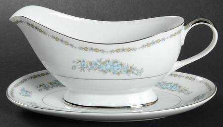 Jacqueline Gravy Boat & Underplate