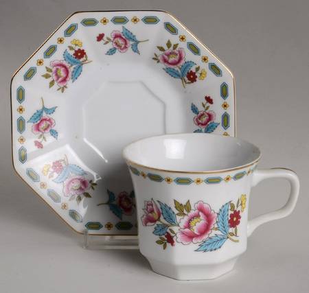 Marquis Flat Cup & Saucer Set