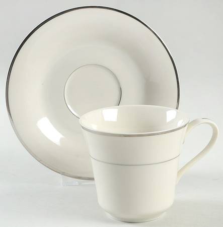 Platinum Herald Flat Cup & Saucer Set