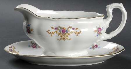 9026 (Thin Trim) Gravy Boat with Attached Underplate