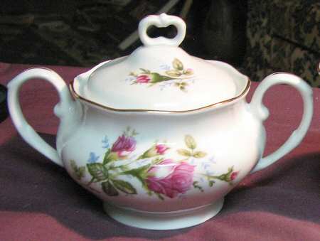 FAV4 Sugar Bowl & Lid