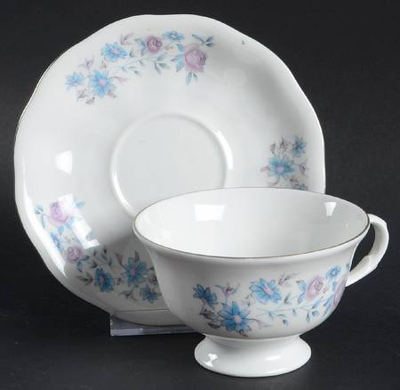Gloria Footed Cup & Saucer Set