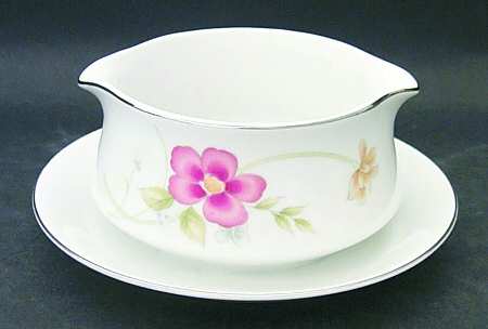 Annabelle Round Gravy Boat/Attached Underplate