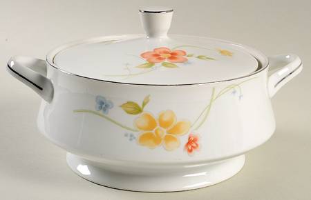Annabelle Round Covered Vegetable