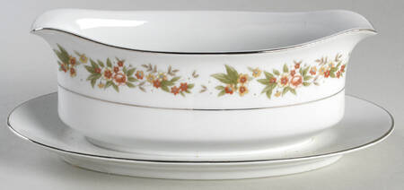 Arbor Gravy Boat with Attached Underplate