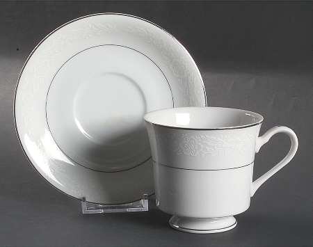 Audrey Footed Cup & Saucer Set