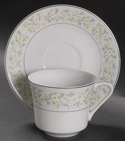 Bouquet Flat Cup & Saucer Set