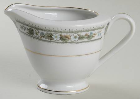 Buckingham Creamer