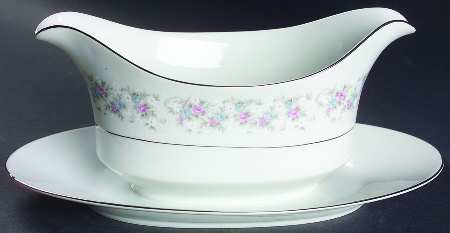 Cheryl Gravy Boat with Attached Underplate