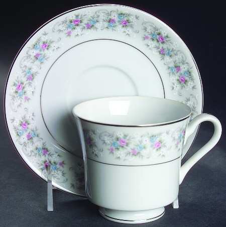Cheryl Footed Cup & Saucer Set