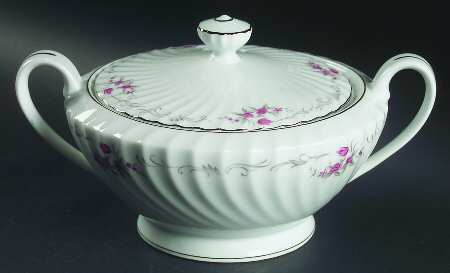 Chateau Rose Round Covered Vegetable