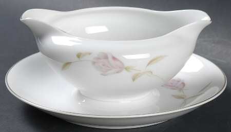 Consuelo Gravy Boat with Attached Underplate