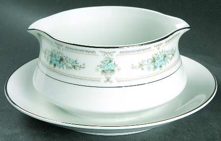 Elington Gravy Boat with Attached Underplate