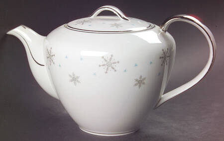 Fantasy (Gray Snowflakes) Teapot & Lid