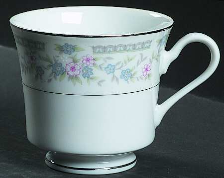 Floris Footed Cup