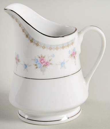 Heather (Platinum Trim) Creamer