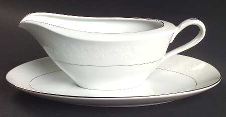 Huntington Gravy Boat & Underplate/Relish