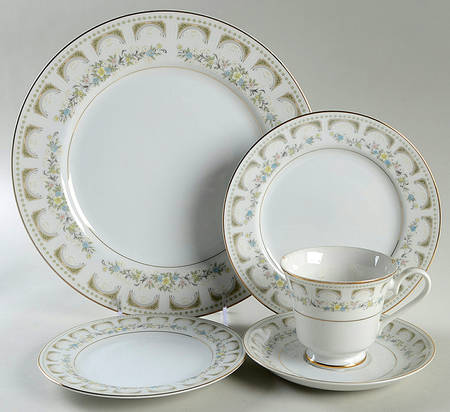 La Mancha 40 Piece Estate Set