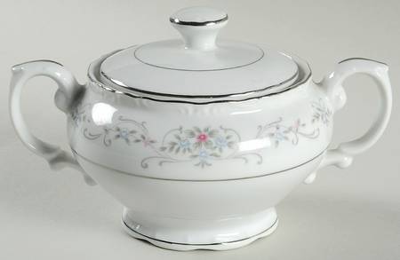 La Priscilla Sugar Bowl & Lid