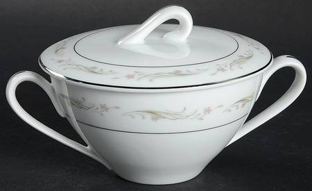 Larchmont Sugar Bowl & Lid