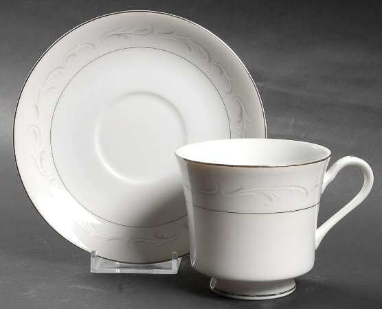 Laura Footed Cup & Saucer Set