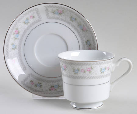Lisa Footed Cup & Saucer Set