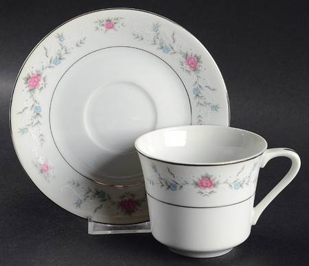Lisa Flat Cup & Saucer Set