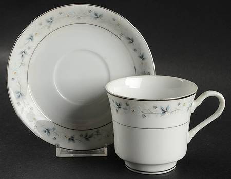 Roselle Flat Cup & Saucer Set