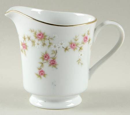 Rosette (Smooth) Creamer