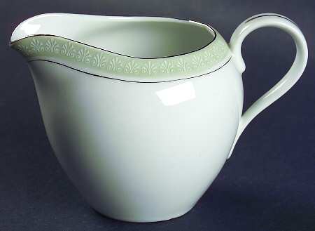 Traymore Creamer