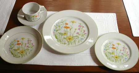 Vanity Flat Cup & Saucer Set