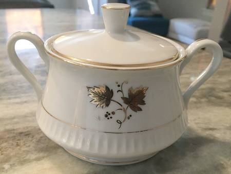 Vineyard Sugar Bowl & Lid
