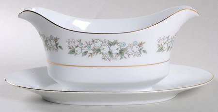 Windsor Gravy Boat with Attached Underplate