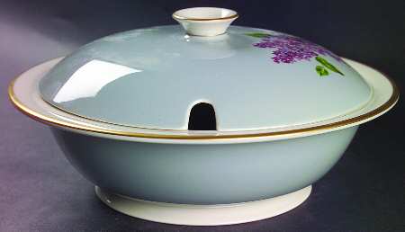Georgian Lilac Round Covered Vegetable