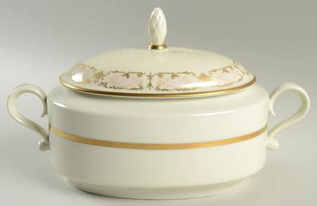 Kenwood Castle Gold and White Oval Covered Vegetable