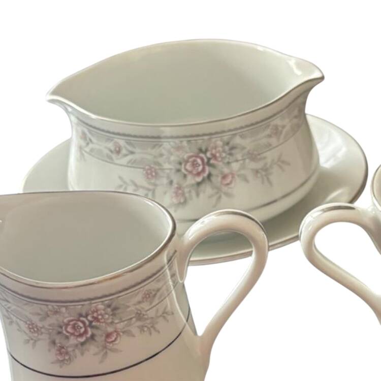Tiffany Gravy Boat with Attached Underplate