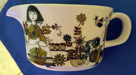 Market Round Gravy Boat