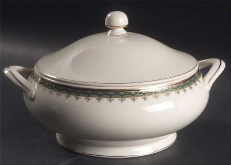 Anniston Round Covered Vegetable