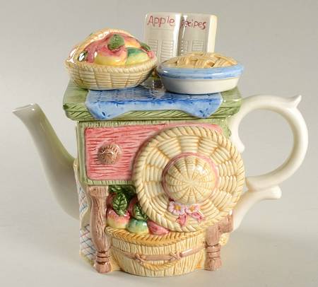 Apple Delight Mini Figural Teapot & Lid